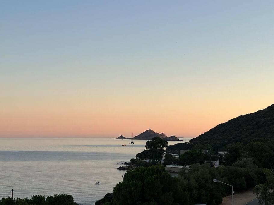 Bel App T2 En Bord De Mer Vue Sanquinaires Piscine Ajaccio  Exterior photo