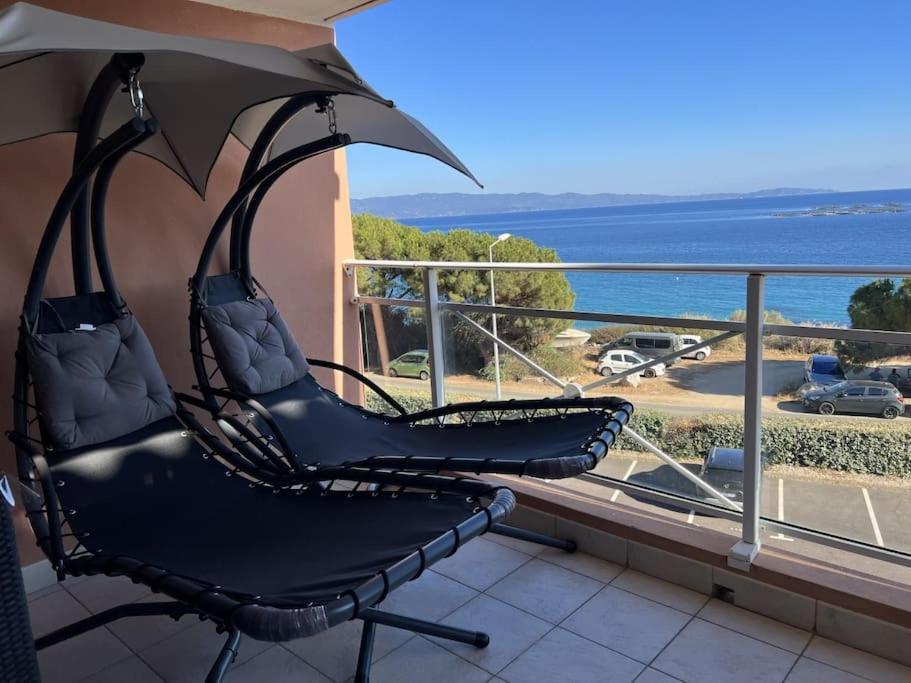 Bel App T2 En Bord De Mer Vue Sanquinaires Piscine Ajaccio  Exterior photo