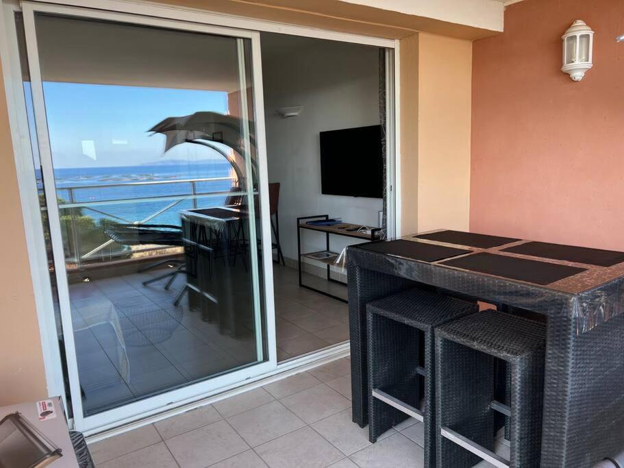 Bel App T2 En Bord De Mer Vue Sanquinaires Piscine Ajaccio  Exterior photo
